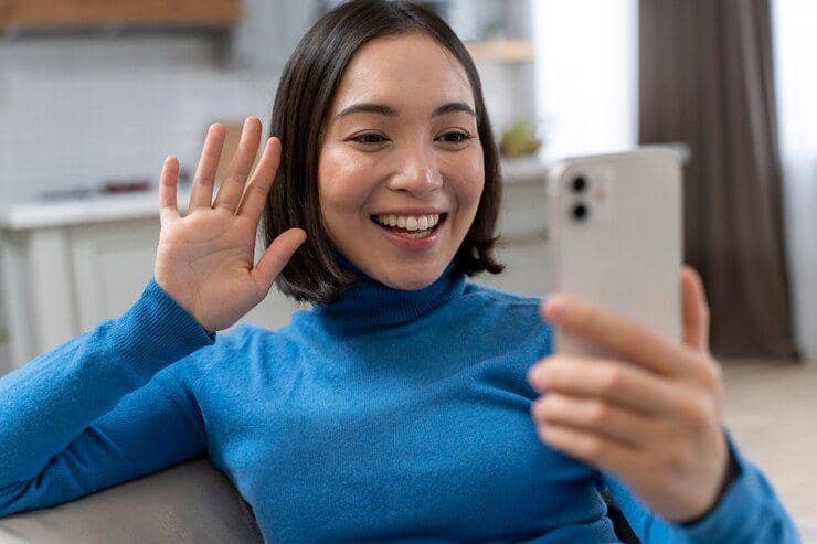 Ilustrasi video call (freepik.com/freepik)