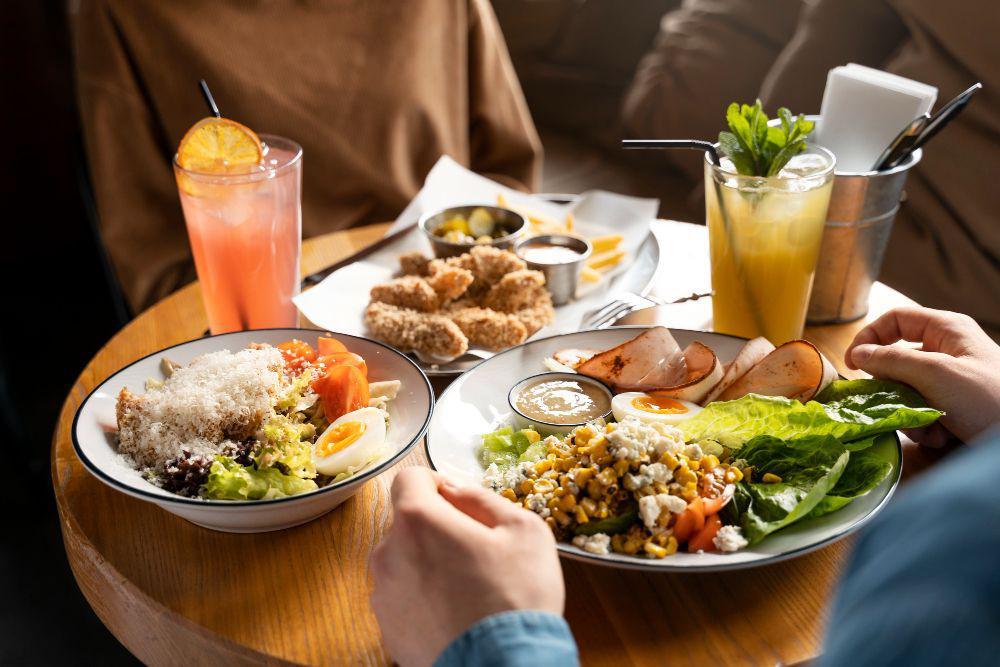 7 Tips Memilih Menu Sahur saat Traveling, Jangan Asal Kenyang!