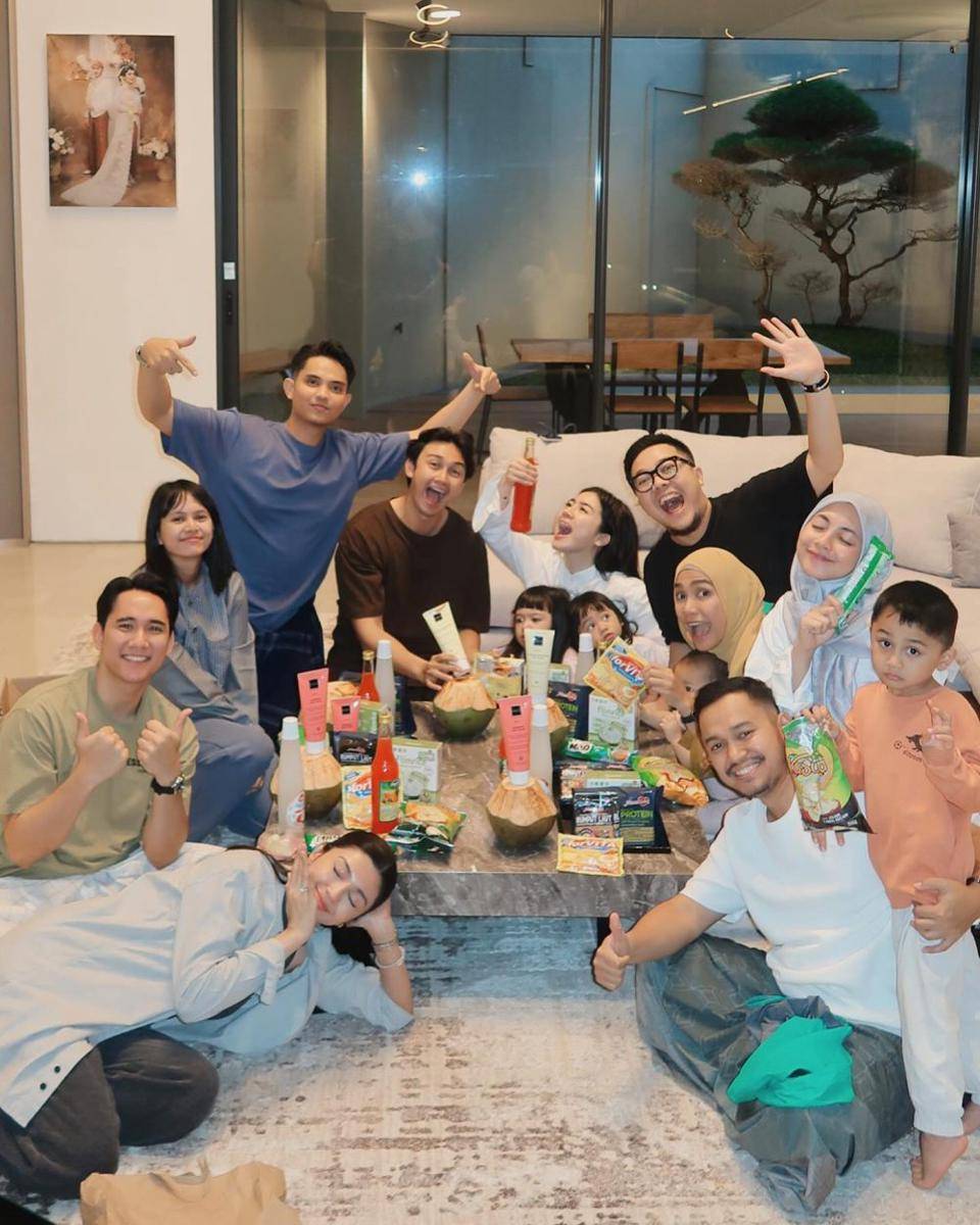 Felicya Angelista dan geng bukber (Instagram.com/felicyaangelista_)