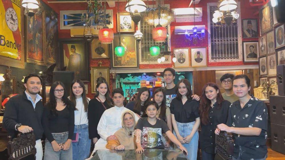 Ahmad Dhani bukber anak dan calon menantu (YouTube.com/AHMADDHANIDALAMBERITA)