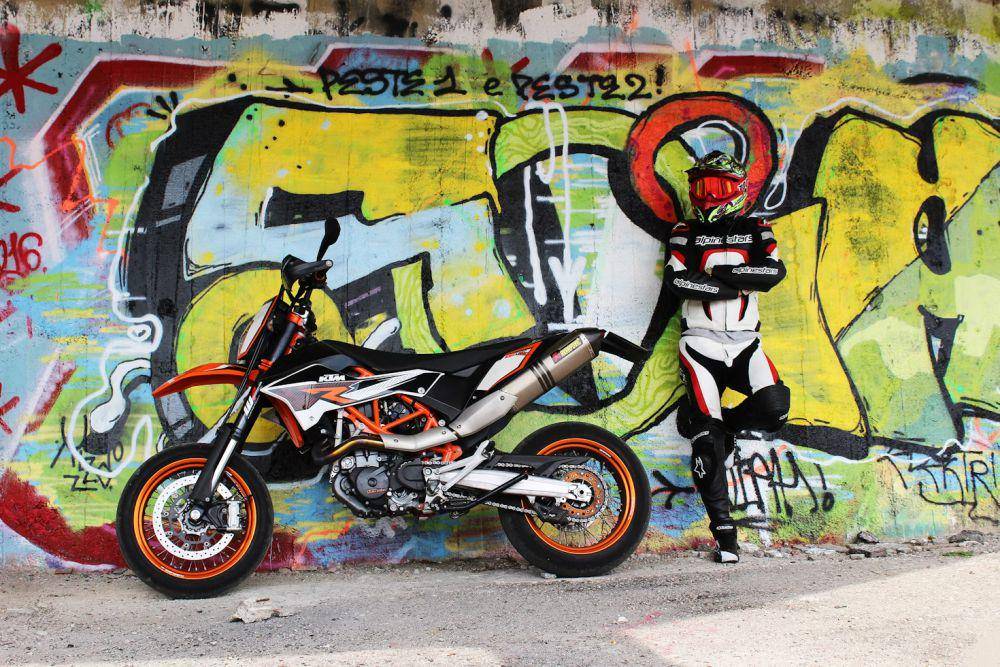 ilustrasi motor trail motard (unsplash.com/Alessandro Ranica)
