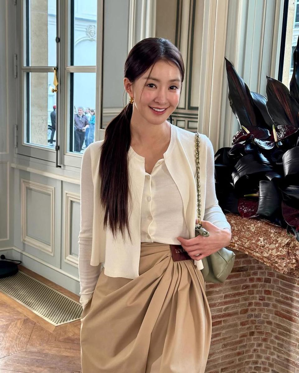 makeup minimallis ala Lee Si Young (instagram.com/leesiyoung38)