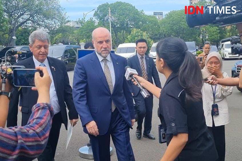 Penasihat Presiden Palestina untuk Urusan Agama sekaligus Hakim Syariah Tertinggi di Otoritas Palestina, Mahmoud Al-Habbash ke Istana Kepresidenan Jakarta, Selasa (18/3/2025) (IDN Times/Ilman Nafi'an)