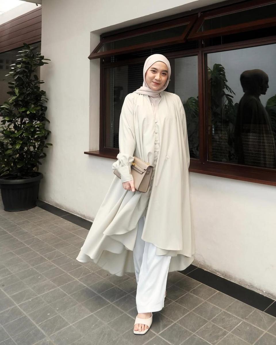 potret padu padan OOTD hijab yang simple chic ala Darma Putri (instagram.com/darmaputrii)