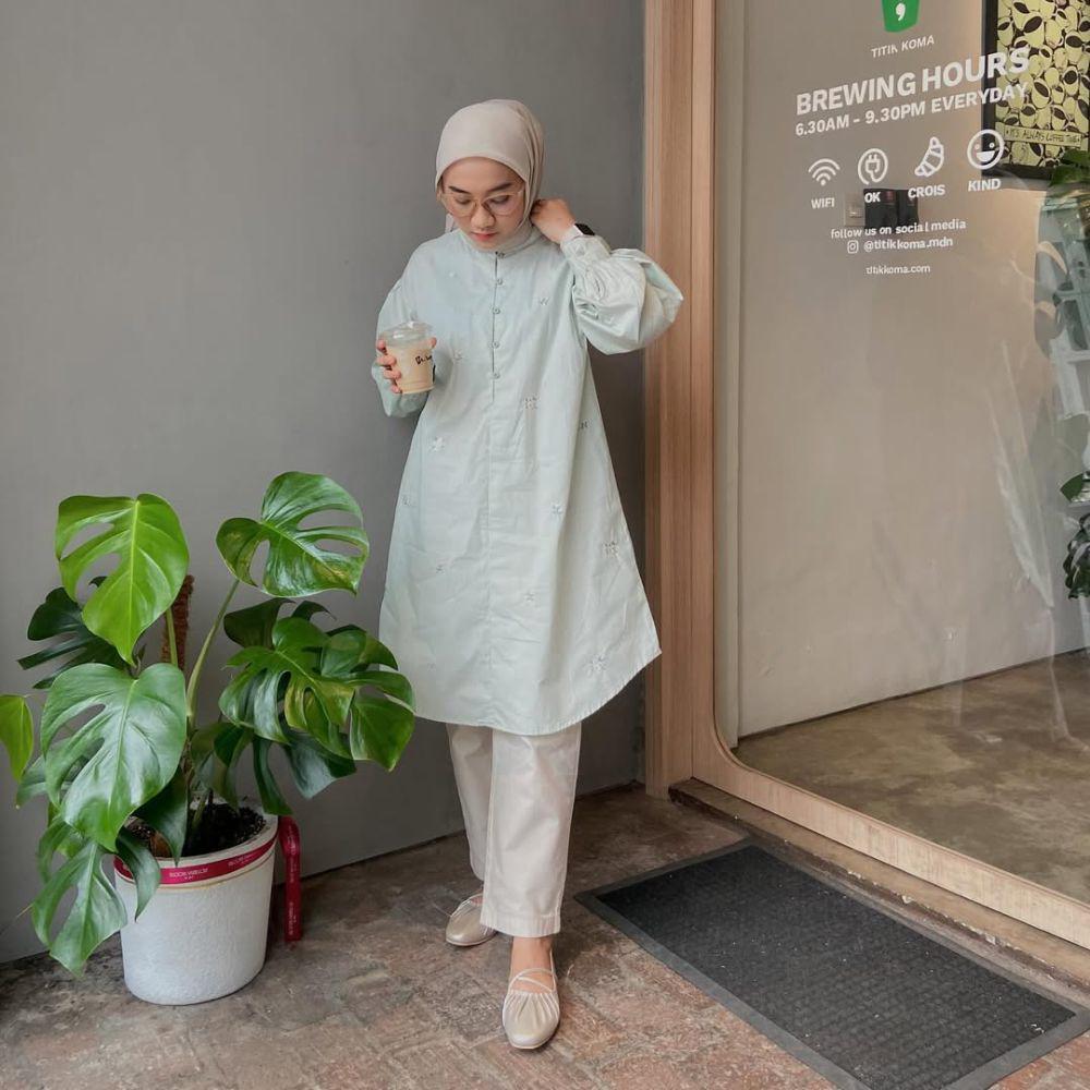 potret padu padan OOTD hijab yang simple chic ala Darma Putri (instagram.com/darmaputrii)