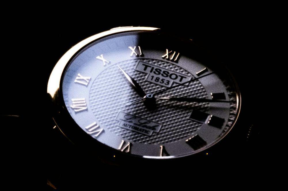 potret jam tangan Tissot (pexels.com/Narsimha Rao Mangu)