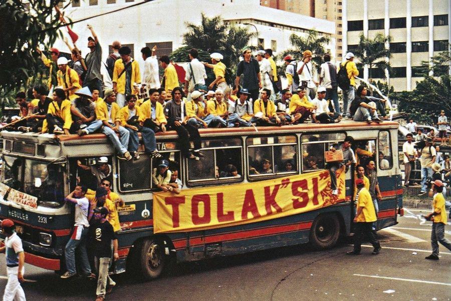 [QUIZ] Tes Pengetahuan Sejarah Indonesia Masa Reformasi, Masih Ingat?