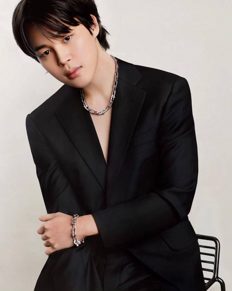 Jimin (instagram.com/j.m)