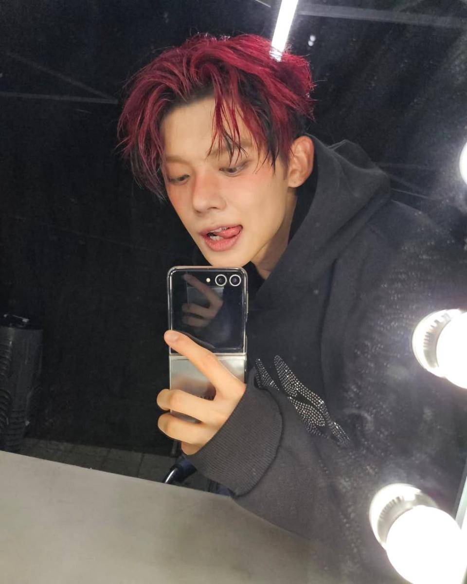 YEONJUN (instagram.com/yawnzzn)