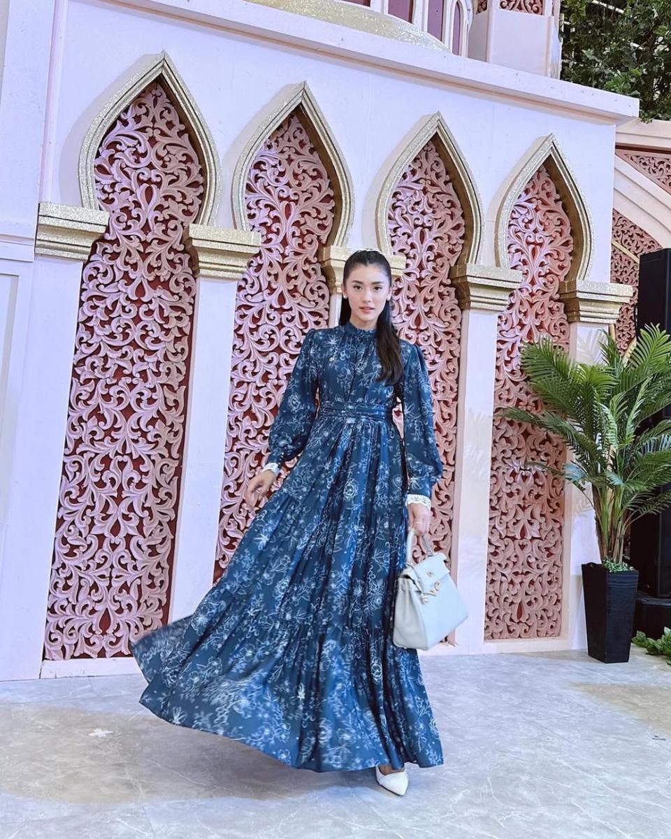 inspirasi baju modest untuk Lebaran ala Anissa Aziza (instagram.com/anissaaziza)
