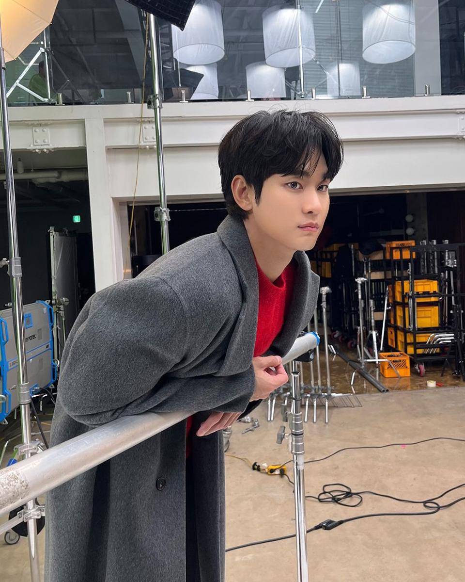 Kim Soo Hyun (Instagram.com/soohyun_k216)