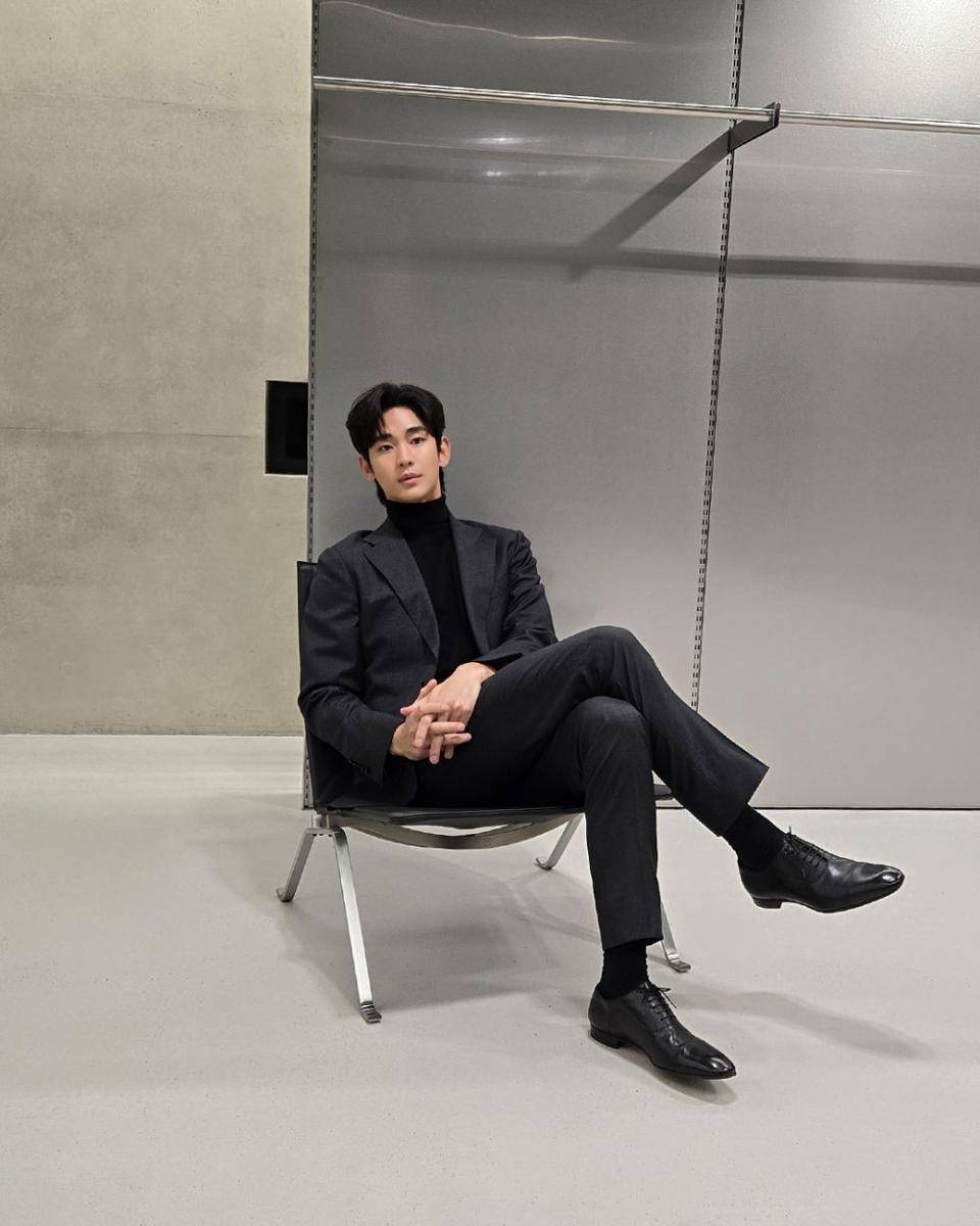 Kim Soo Hyun (Instagram.com/soohyun_k216)
