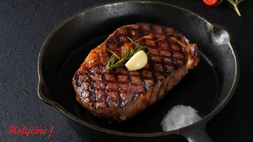 Potret Dry Aged Sumatra Wagyu Ribeye dari Steak Hotel by HOLYCOW! (dok. Steak Hotel by HOLYCOW!)