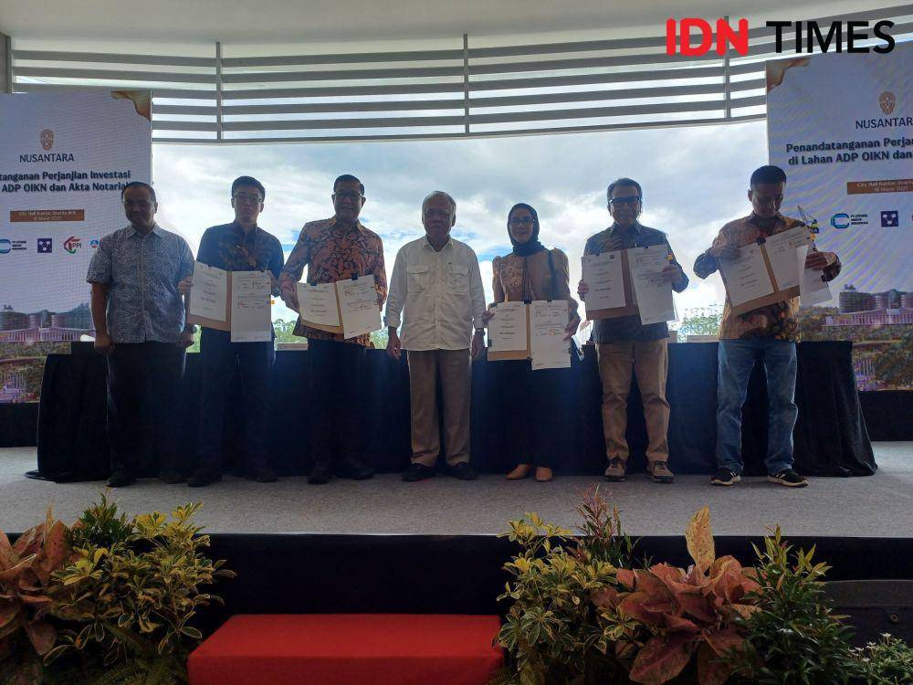Sebanyak lima investor asing dan dalam negeri menandatangani perjanjian kerjasama dengan OIKN, Selasa (18/3/2025). (IDN Times/Erik Alfian)