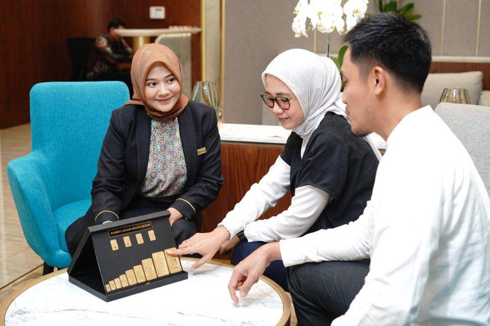 Transaksi emas. (Dok. Istimewa)