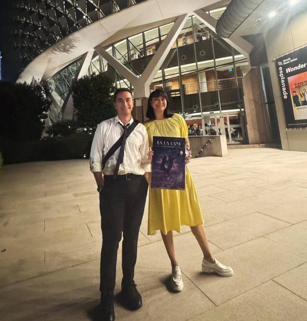 Artis nonton Lalaland in Concert (instagram.com/kenesandari)