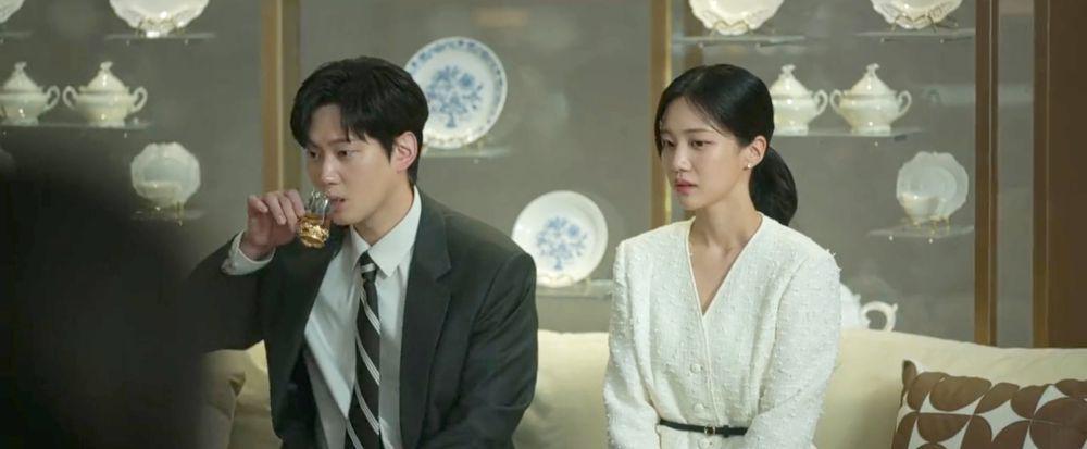 Cuplikan drama Buried Hearts (dok. SBS/Buried Hearts)