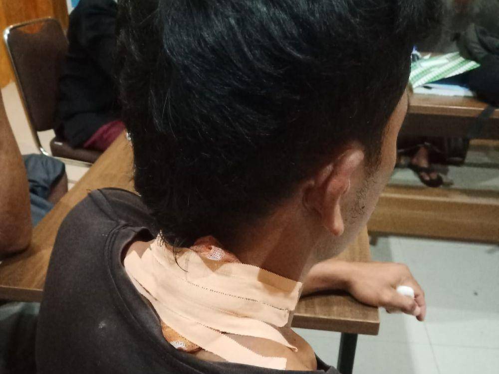 Korban penusukan setelah mendapatkan perawatan medis (IDN Times/Istimewa)