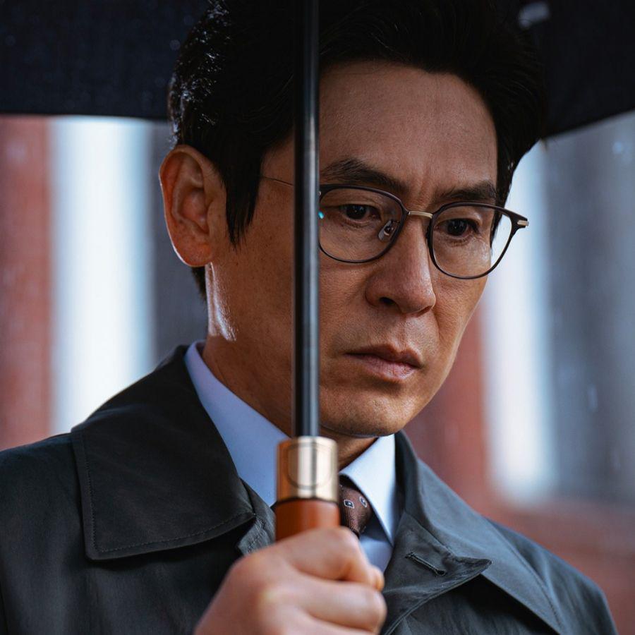 Choi Deok Hee (Sul Kyung Gu) di drakor Hyper Knife (dok. Disney+ Hotstar/Hyper Knife)