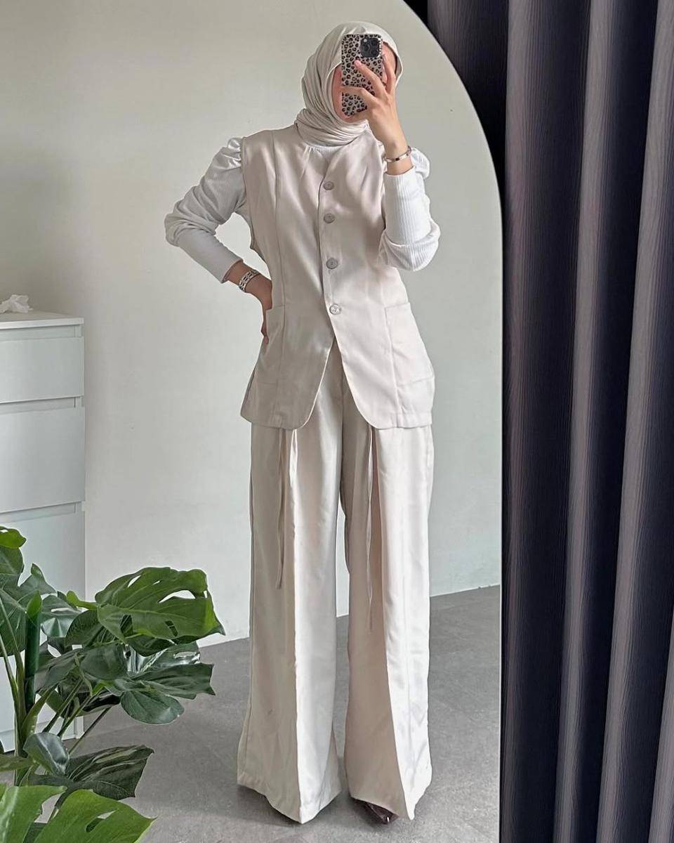 inspirasi style clean outfit ala Fitri Hasiani (instagram.com/_kakpit)
