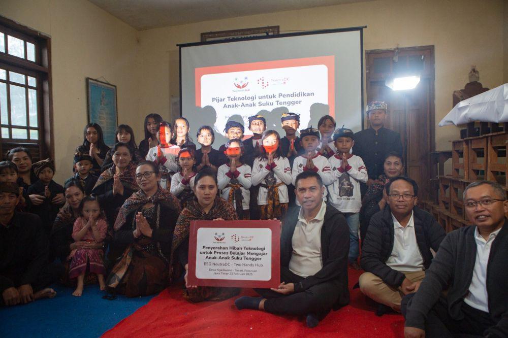 NeutraDC Serahkan Bantuan Sarana Belajar Digital
