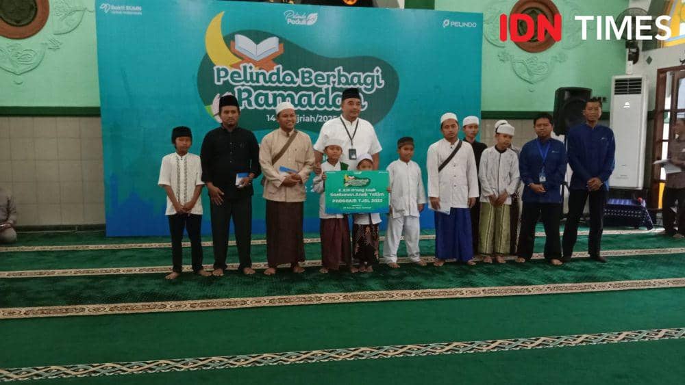 Pelindo SPMT Tanjung Emas Gelontorkan Ratusan Bantuan Buat Buruh Bongkar Muat