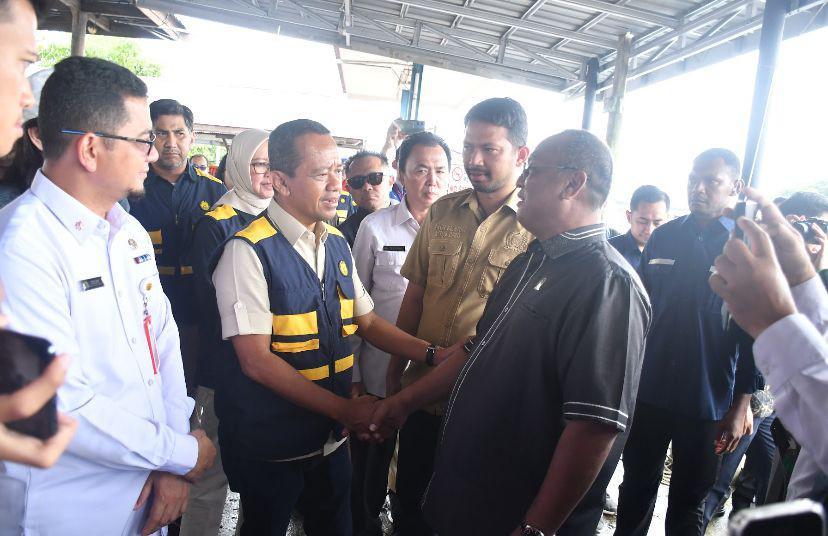 Menteri Bahlil Pastikan BBM Nelayan di Banjarmasin Aman hingga Lebaran