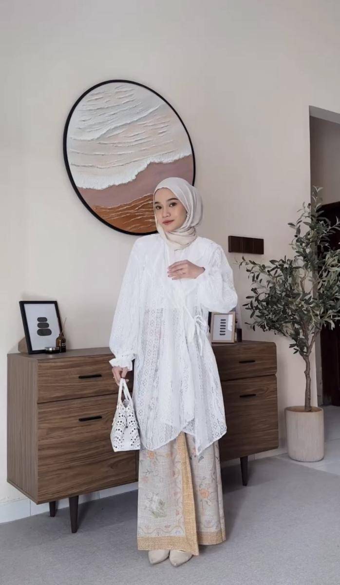 Mix and match hijab buat remaja ala Melvin Maylani