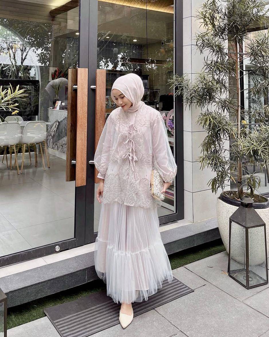 Style hijab buat remaja ala Melvin Maylani
