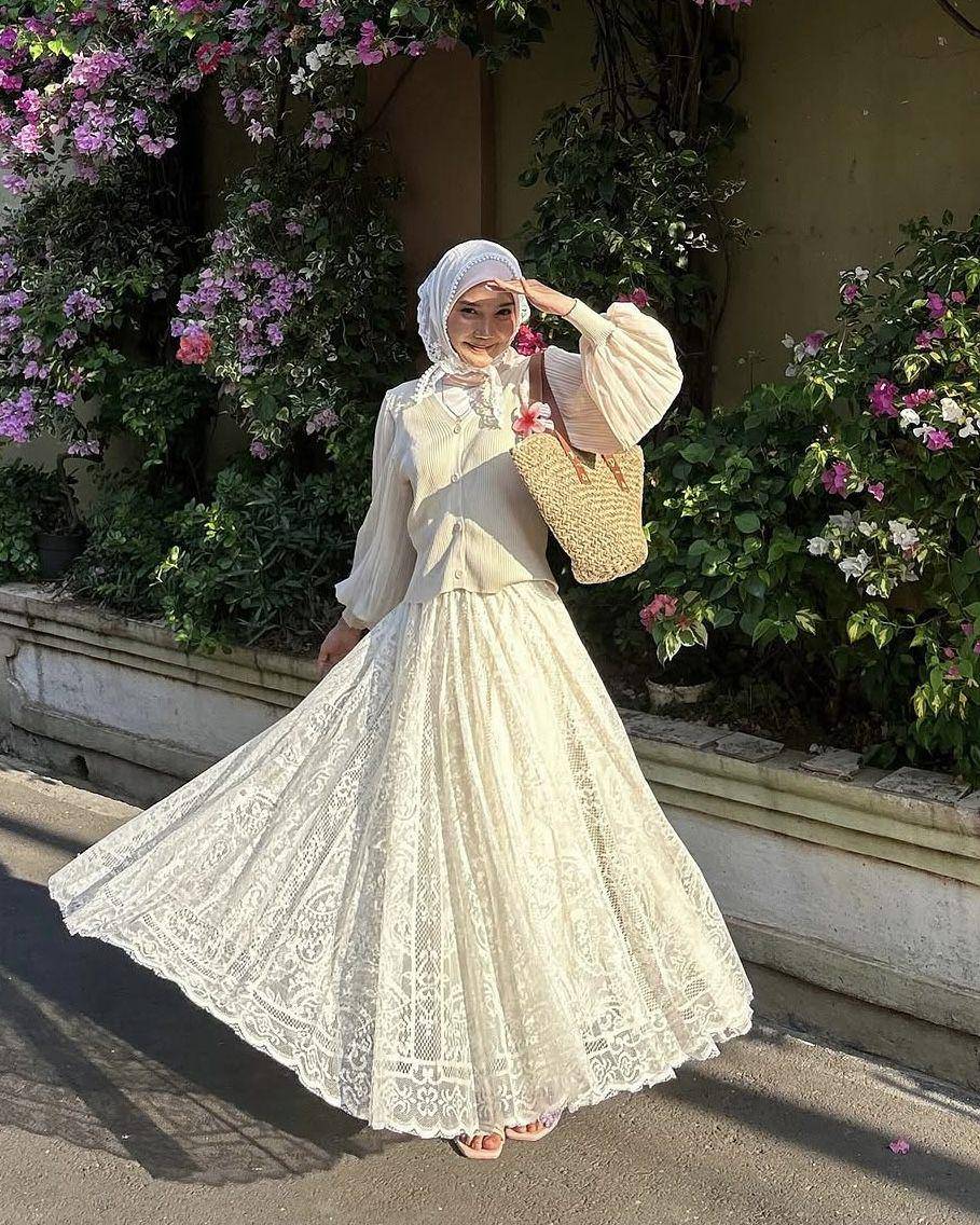 potret ide outfit hijab bergaya vintage ala Diva Syifa (instagram.com/divasyifa)