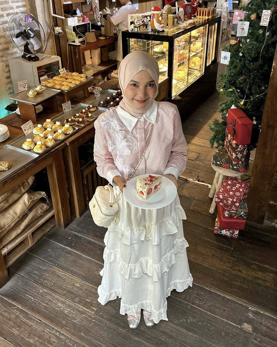 potret ide outfit hijab bergaya vintage ala Diva Syifa (instagram.com/divasyifa)