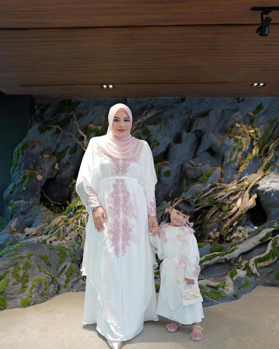 gaya OOTD bukber ala Aurel Hermansyah (instagram.com/aurelie.hermansyah)