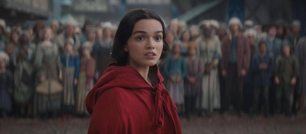 Penilaian: Snow White, Remake yang Malu-malu Kucing Dalam Bercerita