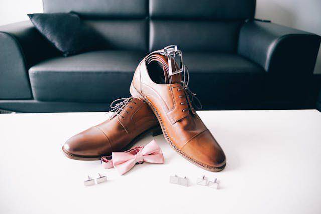 ilustrasi sepatu formal (pexels.com/elegant)