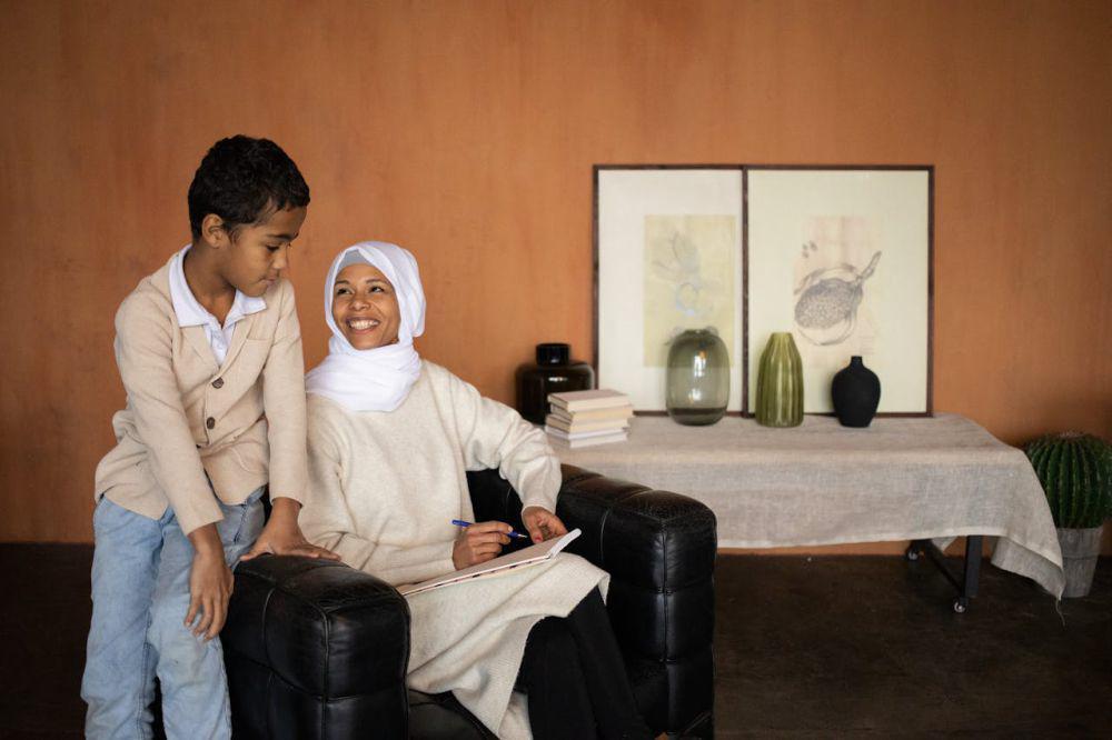 ilustrasi ibu dan anak (pexels.com/Monstera Production)