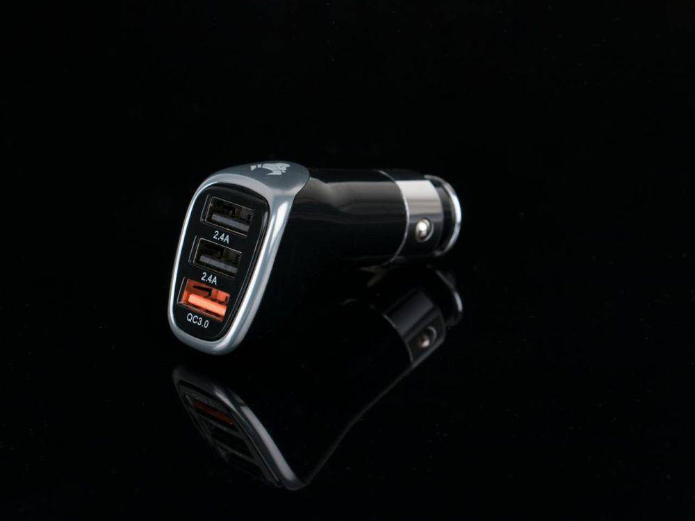 ilustrasi car charger (pexels.com/Rann Vijay)