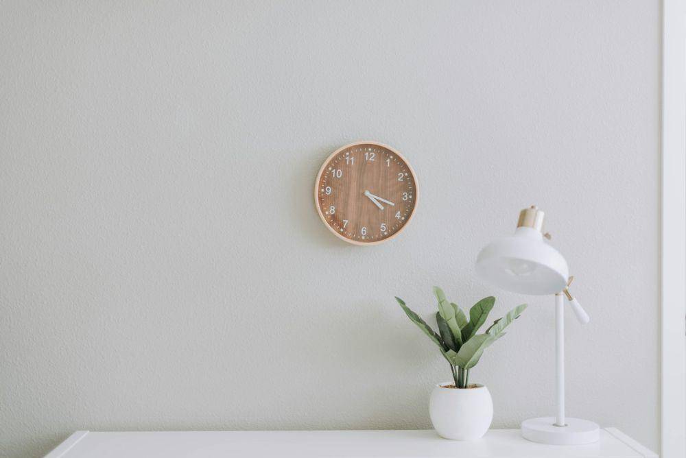 ilustrasi bagian dinding yang kosong (unsplash.com/Samantha Gades)