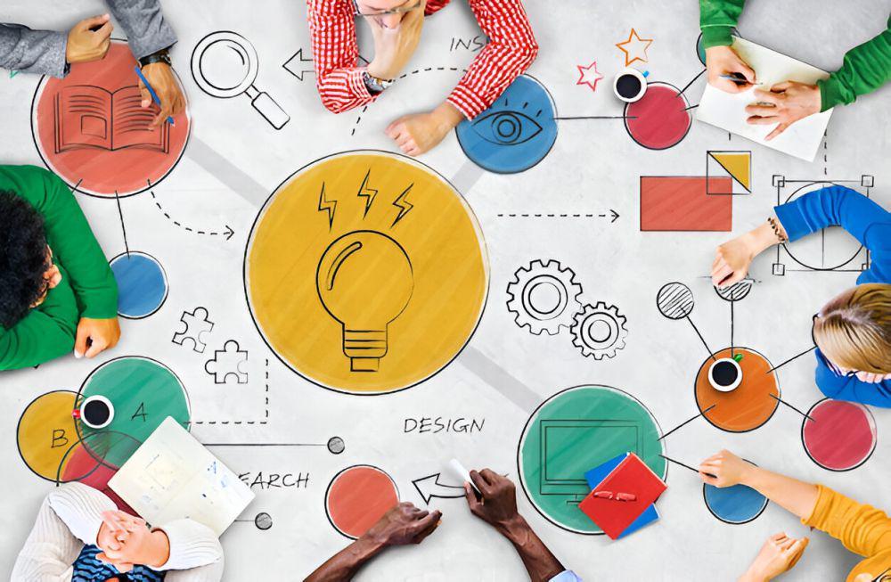 ilustrasi brainstorming di tempat kerja (freepik.com/rawpixel.com)