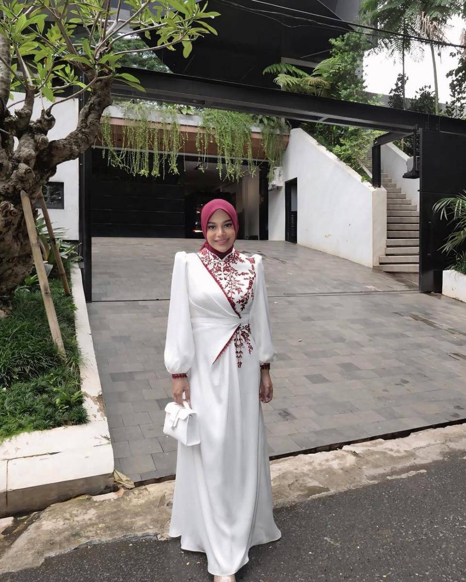 gaya OOTD bukber ala Aurel Hermansyah (instagram.com/aurelie.hermansyah)