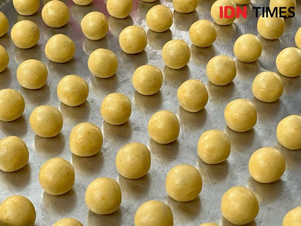 Kue kering Lebaran produk UMKM Seni Rasa yang siap dimasak di Semarang. (IDN Times/Dhana Kencana)