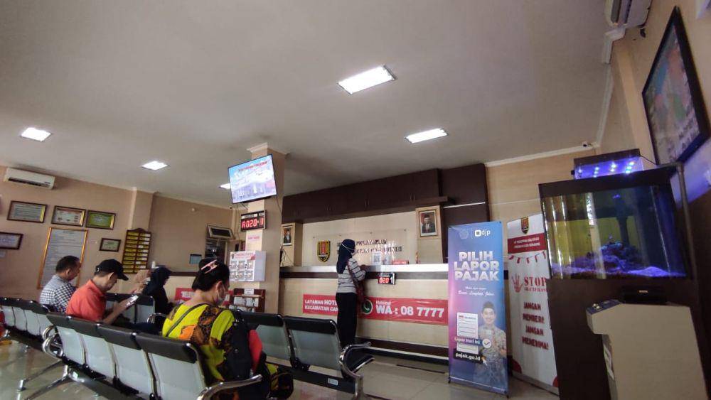 "Pajak daerah merupakan salah satu sumber pendapatan yang penting untuk pembangunan Kota Semarang. Oleh karena itu, kami mengajak seluruh masyarakat untuk taat pajak demi kemajuan bersama. Dengan membayar PBB tepat waktu, kita turut serta dalam memajukan Kota Semarang," katanya.  Warga Kota Semarang pun dapat melakukan pembayaran PBB melalui berbagai metode yang tersedia, termasuk pembayaran secara online atau melalui kantor pos dan bank-bank yang telah bekerja sama dengan Pemerintah Kota Semara