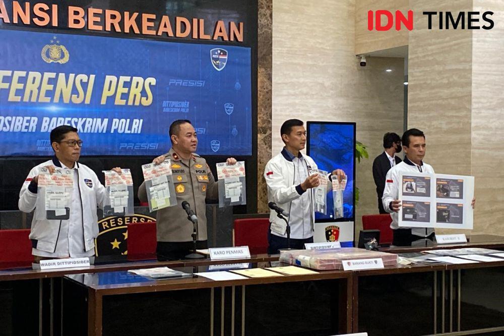 Bareskrim Serahkan Tersangka Robot Trading Net89 ke Kejari Jakbar