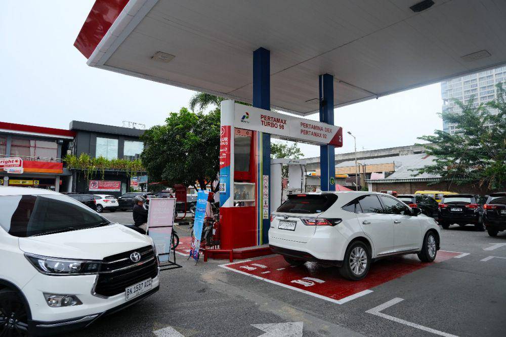Pengisian BBM di salah satu SPBU di Padang (Foto: Pertamina Patra Niaga)