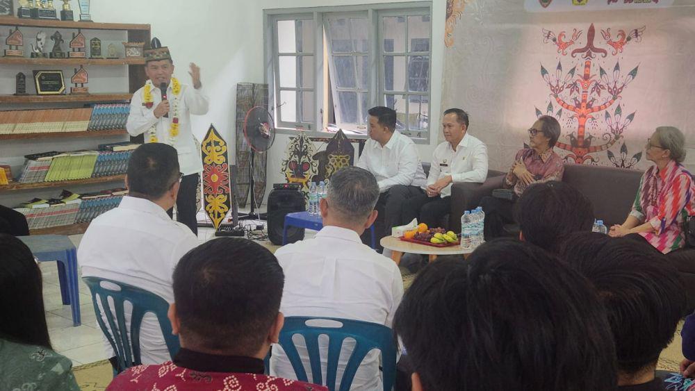 Gubernur Kalteng Serahkan Bantuan Rp200 Juta ke Mahasiswa di DIY