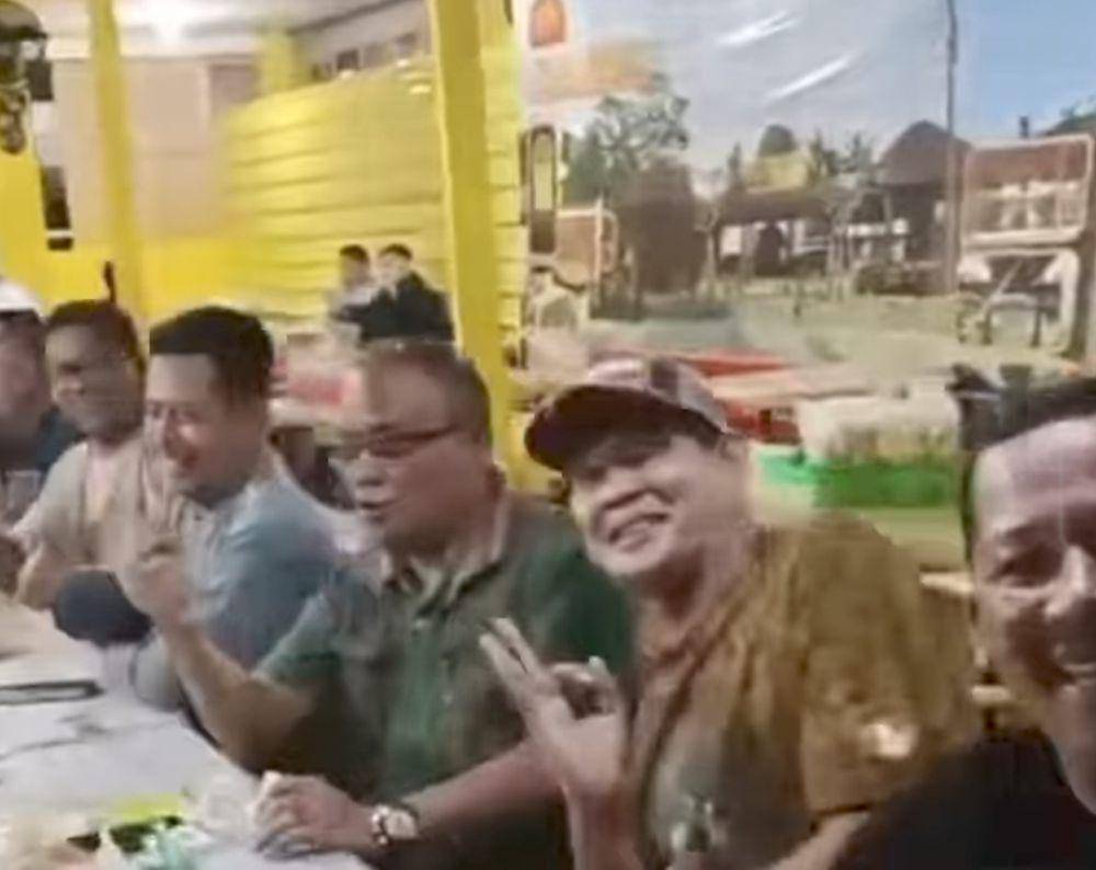 Anggota DPRD Banyuasin yang viral karena pamer makan-makan. (Potongan video)
