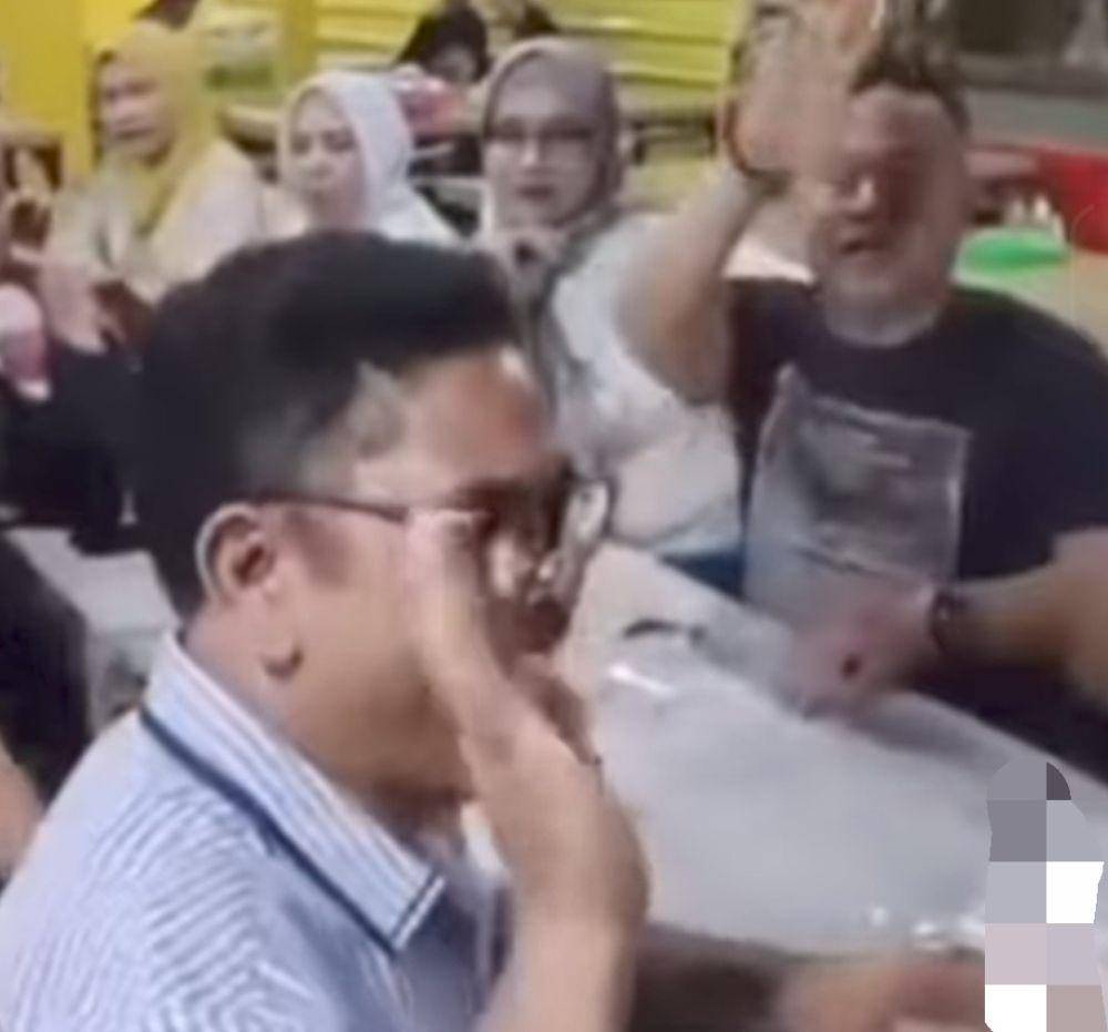 Anggota DPRD Banyuasin yang viral karena pamer makan-makan. (Potongan video)