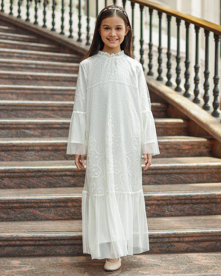 Rekomendasi baju Lebaran anak perempuan warna putih (instagram.com/geulis.id)