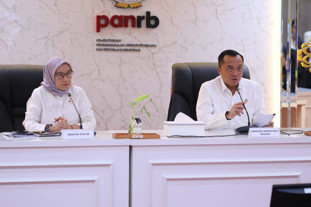 Menteri PAN-RB bersama Menteri Sekretaris Negara telah mengadakan konferensi pers pengangkatan CASN 2024 pada Senin (17/3/2025) (menpan.go.id)