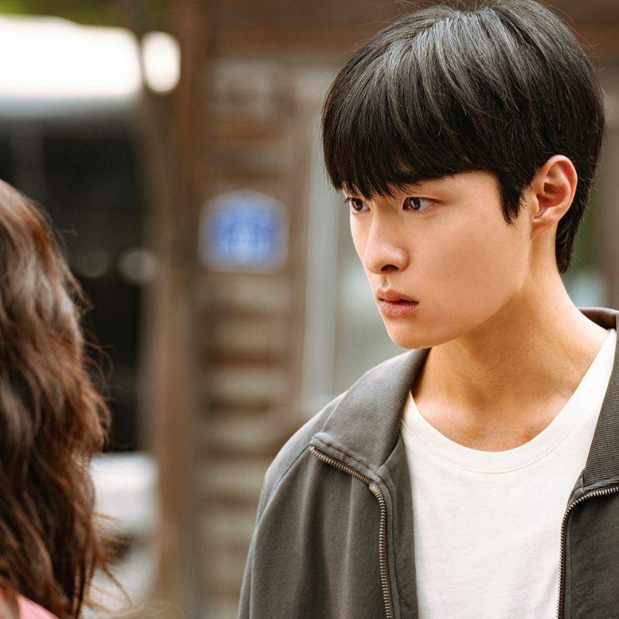 Seo Young Joo (Yoon Chan Young) di drakor Hyper Knife (dok. Disney+ Hotstar/Hyper Knife)