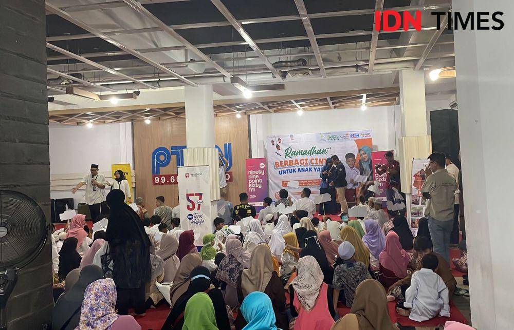 Kegiatan Ramadhan berbagi Cinta dengan Anak Yatim dari HIPMI Solo. (IDN Times/Larasati Rey)